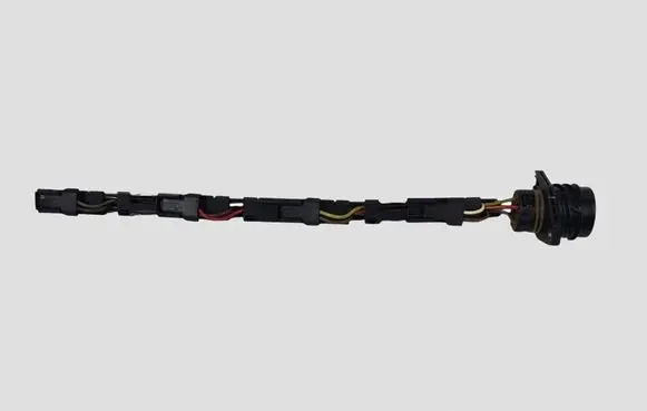Volkswagen Golf V Fuel injector wires 038971803