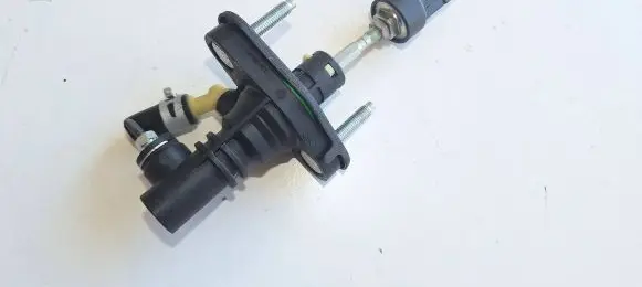 Toyota Verso Clutch master cylinder 3142002031