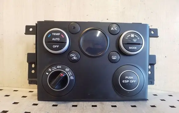 Suzuki Grand Vitara II Climate control unit 3951076K0