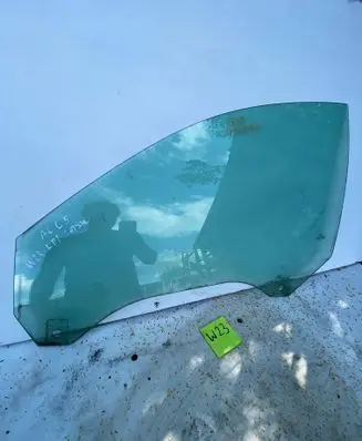 Audi A6 S6 C5 4B Front door window glass four-door 43R00082 DOT90AS2M40