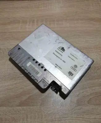 Volkswagen Golf III ABS control unit/module 535907379