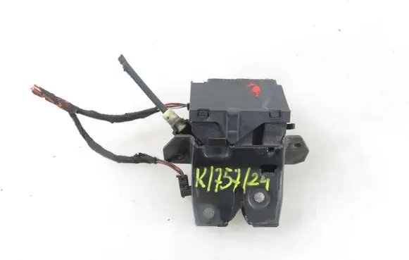 Mercedes-Benz E AMG W211 Tailgate/trunk/boot lock/catch/latch A2037500184