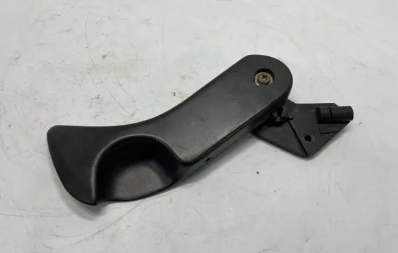 BMW 5 E39 Engine bonnet (hood) release handle 8226621 51238226621 8165196