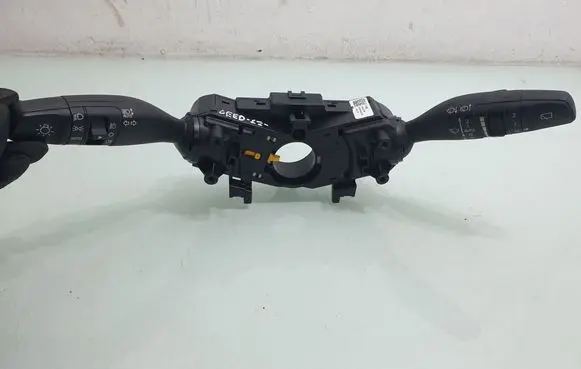 KIA Ceed Wiper turn signal indicator stalk/switch 93404J7960