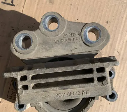Ford Transit Engine mounting bracket 6C116F012AB