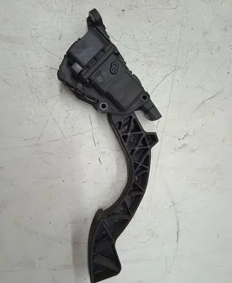 Volvo V50 Accelerator throttle pedal 4M519F836
