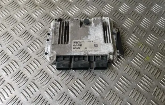 Mazda 3 I Engine control unit/module 0281011534 3M6112A650AB