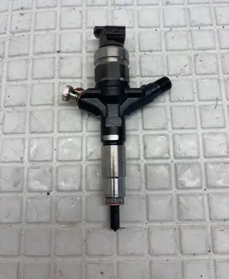 Subaru XV I Fuel injector 16613AA030 12N04414