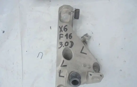 BMW X6 F16 Engine mounting bracket 6859785