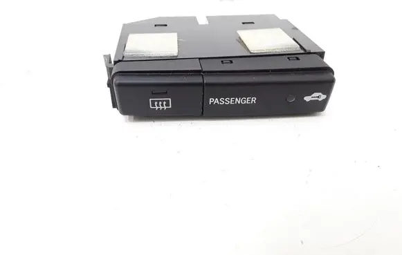 Toyota Avensis T250 Windscreen/window heater switch 8479006130C