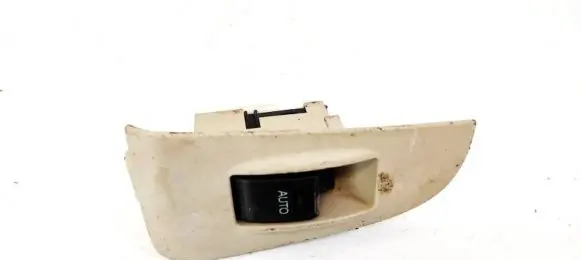 Toyota Avensis T250 Electric window control switch