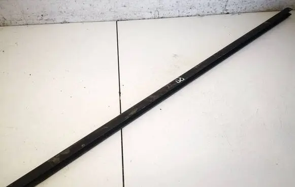 Ford Mondeo MK IV Front door glass trim molding 