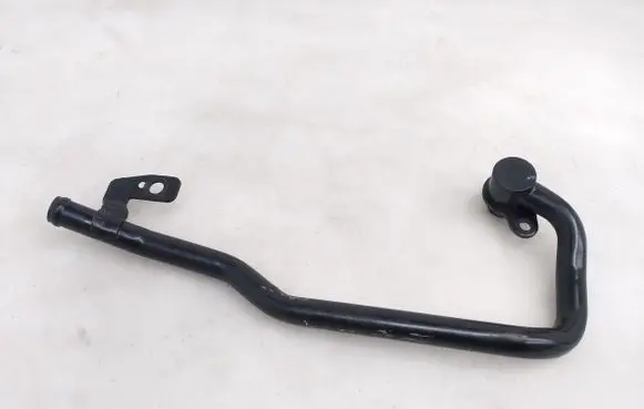 Skoda Karoq Engine coolant pipe/hose 04L121065AJ