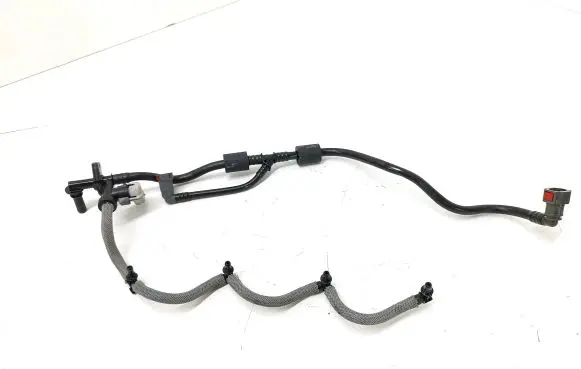 Renault Scenic III - Grand scenic III Fuel injector supply line/pipe 