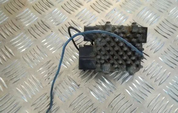 Mitsubishi Galant Fan control module 1049933021