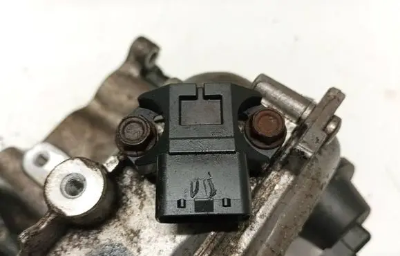 Opel Astra J Air pressure sensor 8973811911