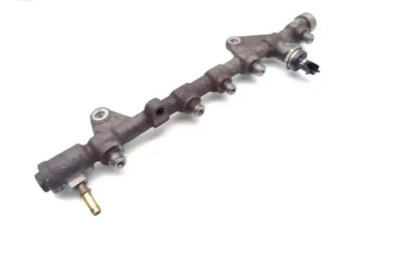 Renault Megane II Fuel main line pipe