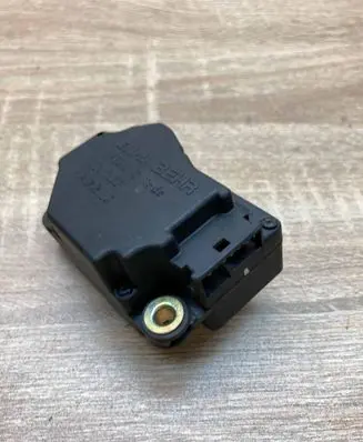 Volvo XC70 Air flap motor/actuator 75622C 1910130