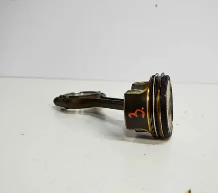 Audi A4 S4 B9 8W Piston 
