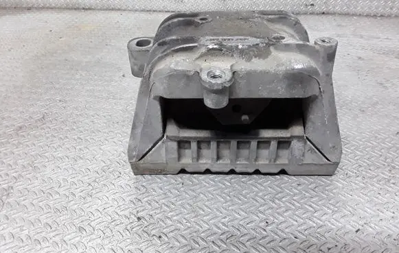 Volkswagen Jetta V Engine mount bracket 1K0199262