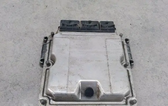 Renault Trafic II (X83) Engine control unit/module ECU 