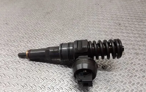 Seat Leon (1P) Fuel injector 038130073AG