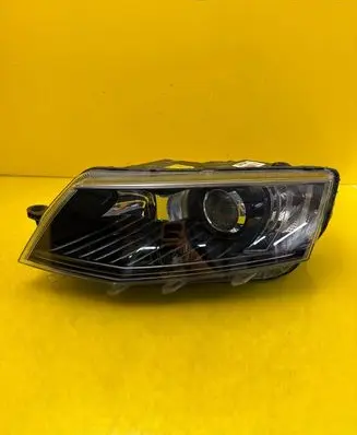 Skoda Octavia Mk3 (5E) Headlight/headlamp 5E1941015B