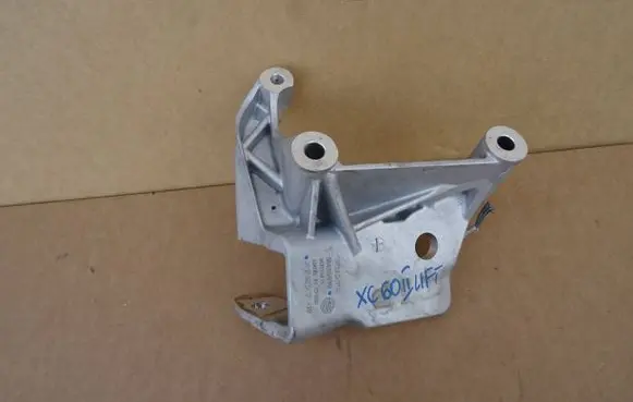 Volvo XC60 Engine mounting bracket 31430470 AD7VM11 20230302