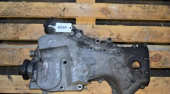 Volkswagen Touran I Timing belt guard (cover) 03C109211 A1S19C03