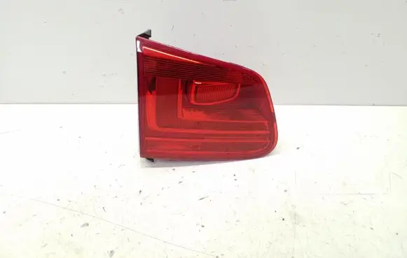 Volkswagen Tiguan Tailgate rear/tail lights 5N0945309A 179632 5N0945259A