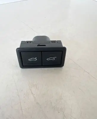 Volkswagen Tiguan Tailgate/boot open switch button 3G0959832A