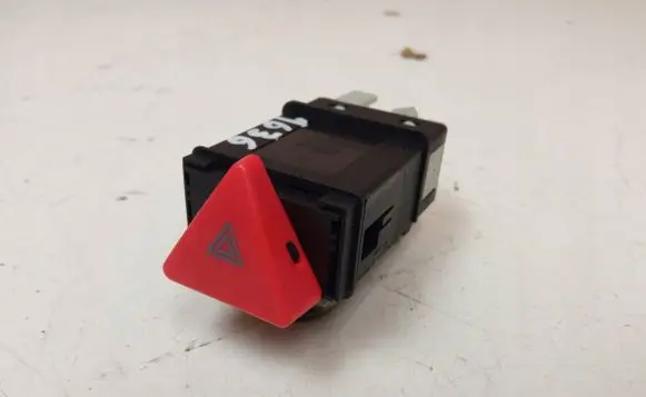 Volkswagen Polo III 6N 6N2 6NF Hazard light switch 662047