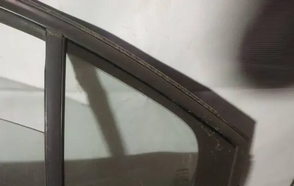 Nissan Primera Rear vent window glass AS2