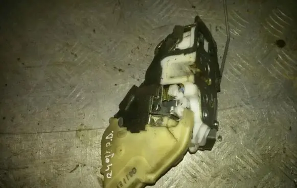 Honda Jazz Front door lock