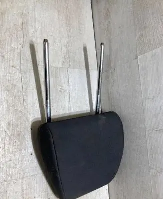 Ford Fiesta Front seat headrest 