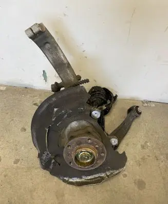 BMW X5M F85 Front wheel hub 6869869 7850157