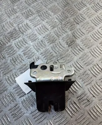Audi Q3 8U Tailgate/trunk/boot lock/catch/latch 8U0827520