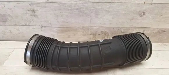 Volvo V70 Air intake hose/pipe 6898050
