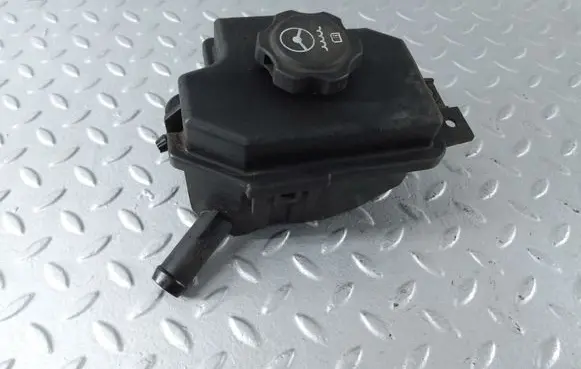 Cadillac XTS Power steering fluid tank/reservoir 23259980