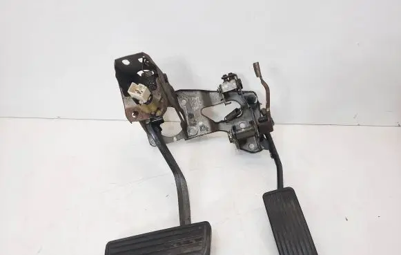 Honda Prelude Pedal assembly 