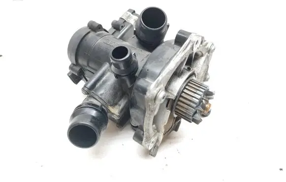 Volkswagen Tiguan Allspace Water pump 06K121011C