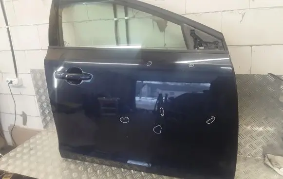 Volvo V40 Front door