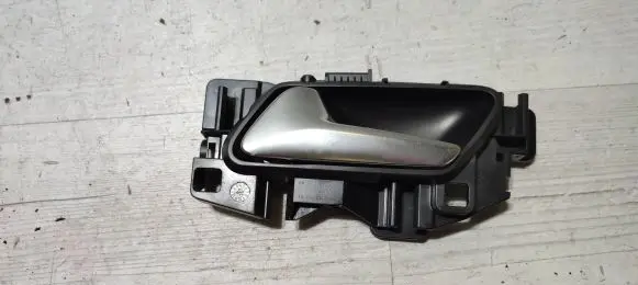 Peugeot 208 Rear door interior handle 98201553 82702791 4A28510685