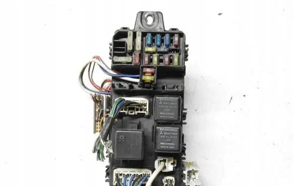 Mitsubishi Colt Fuse box set MR194575