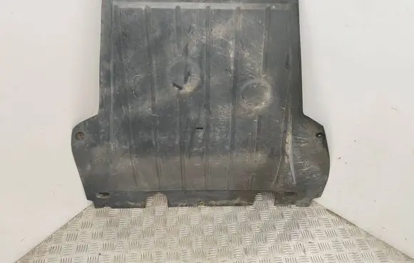 Renault Clio IV Engine splash shield/under tray 