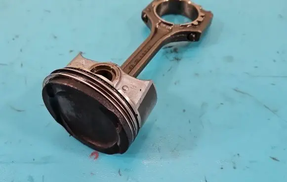 Piston