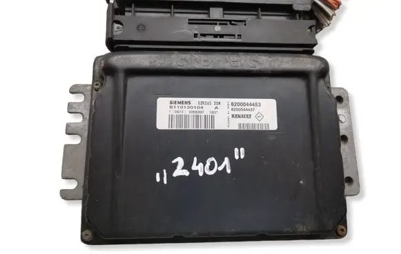 Renault Clio II Engine control unit/module 8200044453 S110130104 8200044437