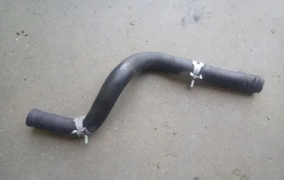 Toyota Yaris Engine coolant pipe/hose