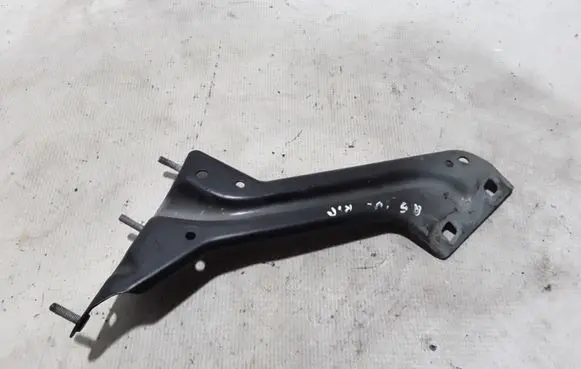Audi Q5 SQ5 Fender mounting bracket 8R0821135