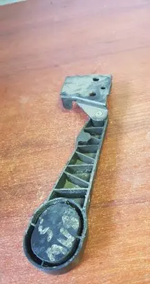 BMW 5 E28 Engine bonnet (hood) release handle 1868557